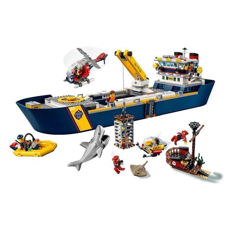 Ocean Adventure Giant Ship Base Children's Assembled Building Blocks Ship Toys